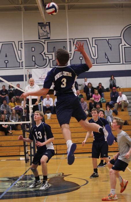 Varsity Volleyball faces defeat to Howell