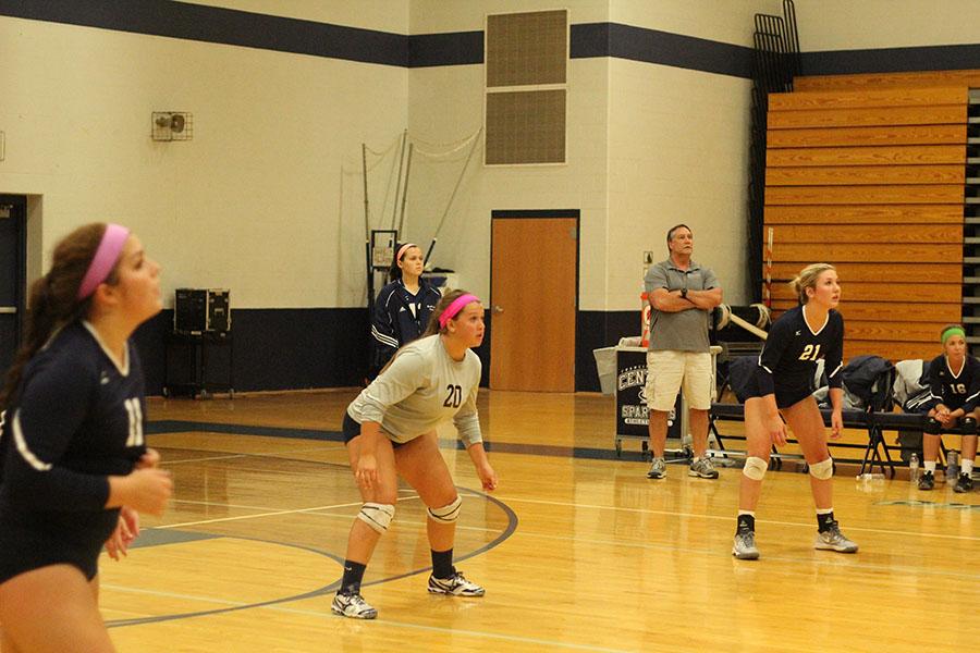 Left: Sarah Mueller, Center: Brittany Howard, Right: Eva Mich all anticipating where the ball will be played.