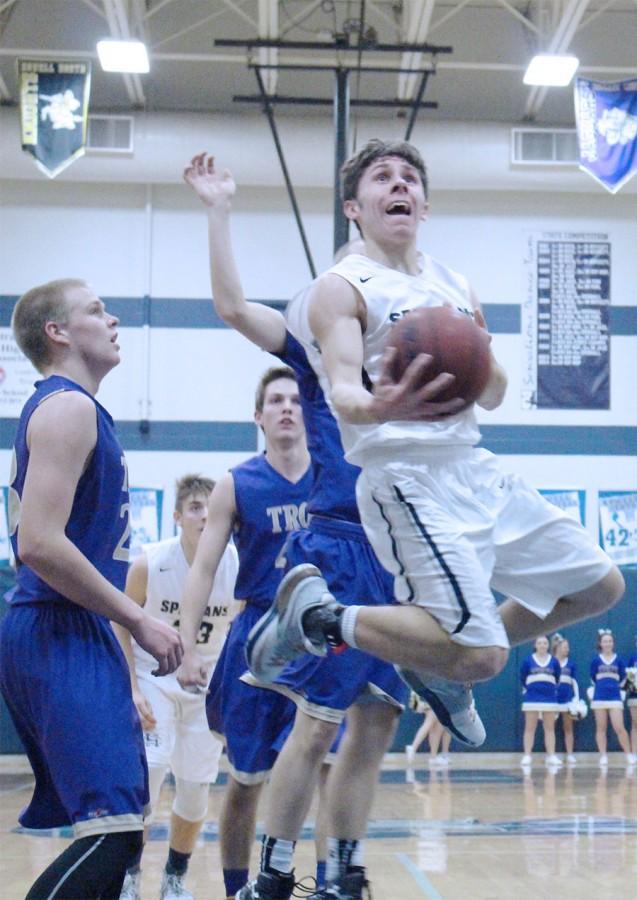 Boys basketball loses first GAC South game