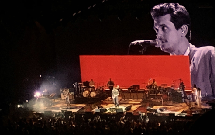 John+Mayer+live+at+the+Enterprise+Center+on+Sept.+3%2C+2019.++He+enchants+the+crowd+through+his+performance+of+Vultures.