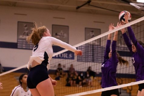 Emma Hultz taking advantage of a good set with a strong hit to FZW.