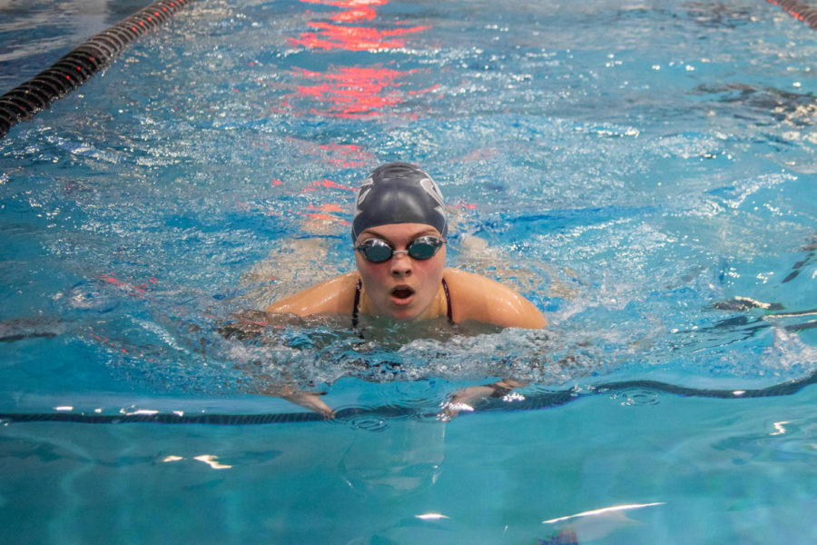 Senior Emma Fox swimming the freestyle.