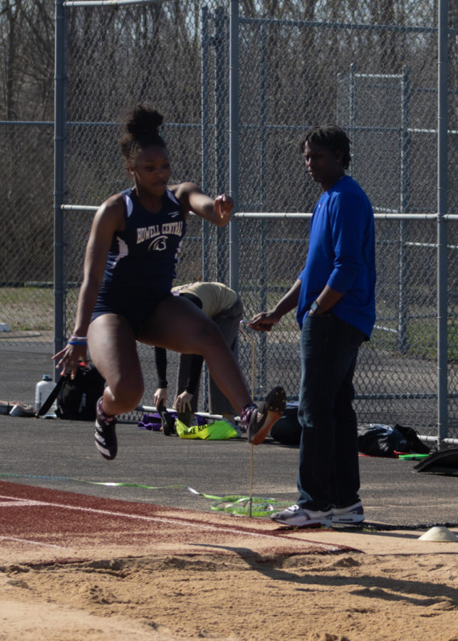 Sophomore Zariya Robertson nails her long jump.