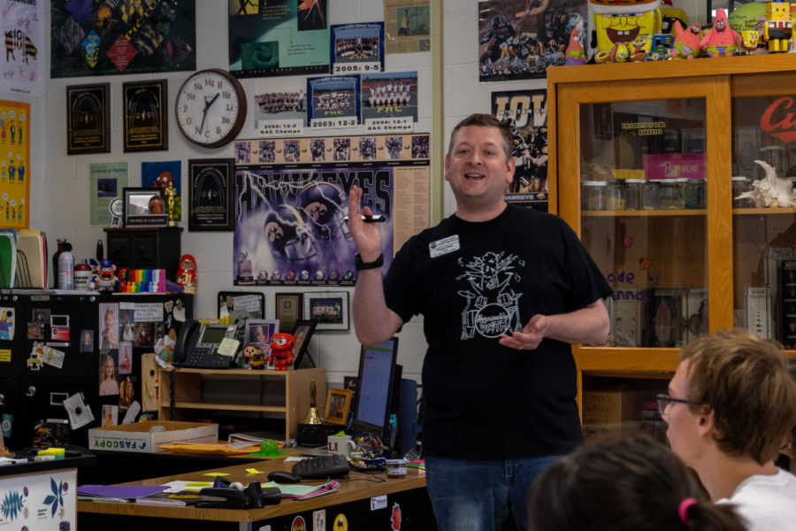 Students look on as Mr. Reed teaches the latest unit in anatomy. Reed loves to fill his class with interactive lessons, labs and even decor.  His students always leave his class with a better day.