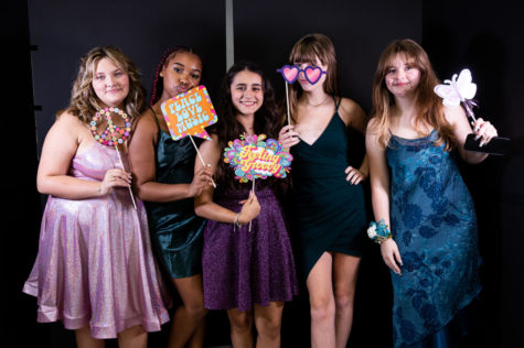 Happy Homecoming! Enjoy the photos from our photo booth at the dance