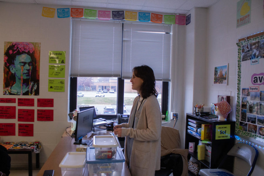 Smiling wide at her classroom full of students, Spanish teacher Allison janis begins class. Her fist year on the job has provided plenty of difficulties, but that hasn't stopped her from relishing in her dream of teaching some true.