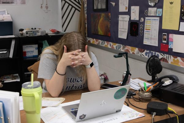 Ms. Ashley Runge stares, frustrated at her screen, after the lack of Wi-Fi makes her laptop almost useless, to her, hindering her teaching. The AMI days and subsequent days without Wi-Fi forced many teachers and students to adapt.
