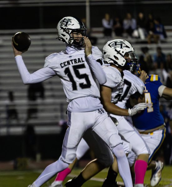 On offense, sophomore Brody Mcallister gets ready to throw the ball to one of his open teammates. Throwing the ball to a teammate that is open allows for a more accurate and effective pass as they don’t have to worry about a block from the opposing team. 
