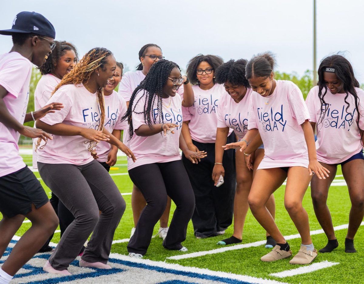 As senior Essence Sebree and her friends made their way across the field, they were pulled into Ethan Oketch’s dance circle. Everyone began hyping each other up to the music that was playing during Arete Field Day on May 2.